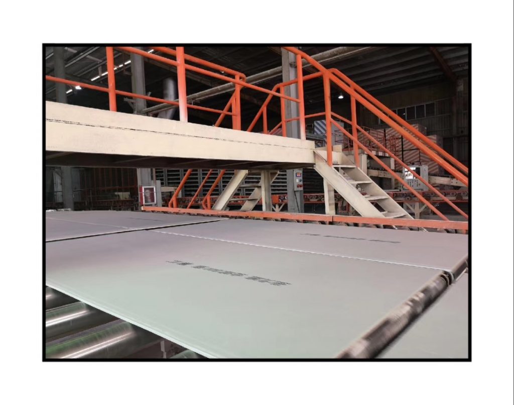 圣戈班石膏板噴碼機(jī)工作現(xiàn)場(chǎng)