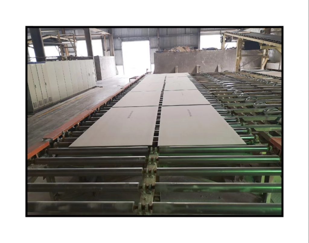 圣戈班石膏板噴碼機(jī)工作現(xiàn)場(chǎng)